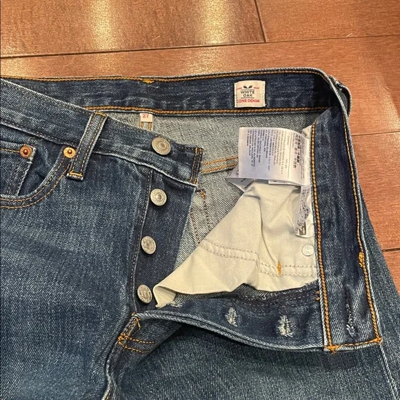 White Oak Cone Denim Levi’s Classic Straight Leg cropped Blue Jeans - Picture 5 of 10